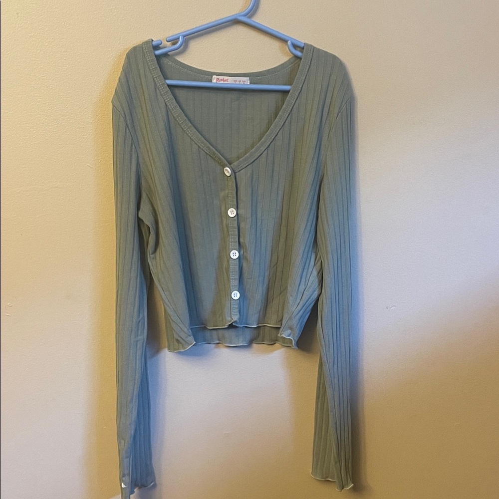ROMWE Sage Button-Up Long Sleeve Tee (Bin W)